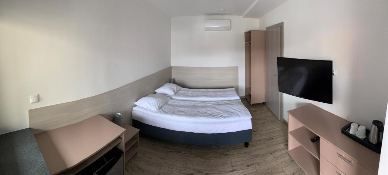 Ludowa Restauracja & Noclegi Kietrz Dış mekan fotoğraf