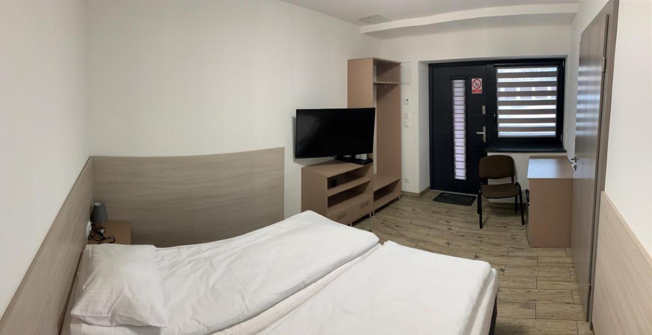Ludowa Restauracja & Noclegi Kietrz Dış mekan fotoğraf