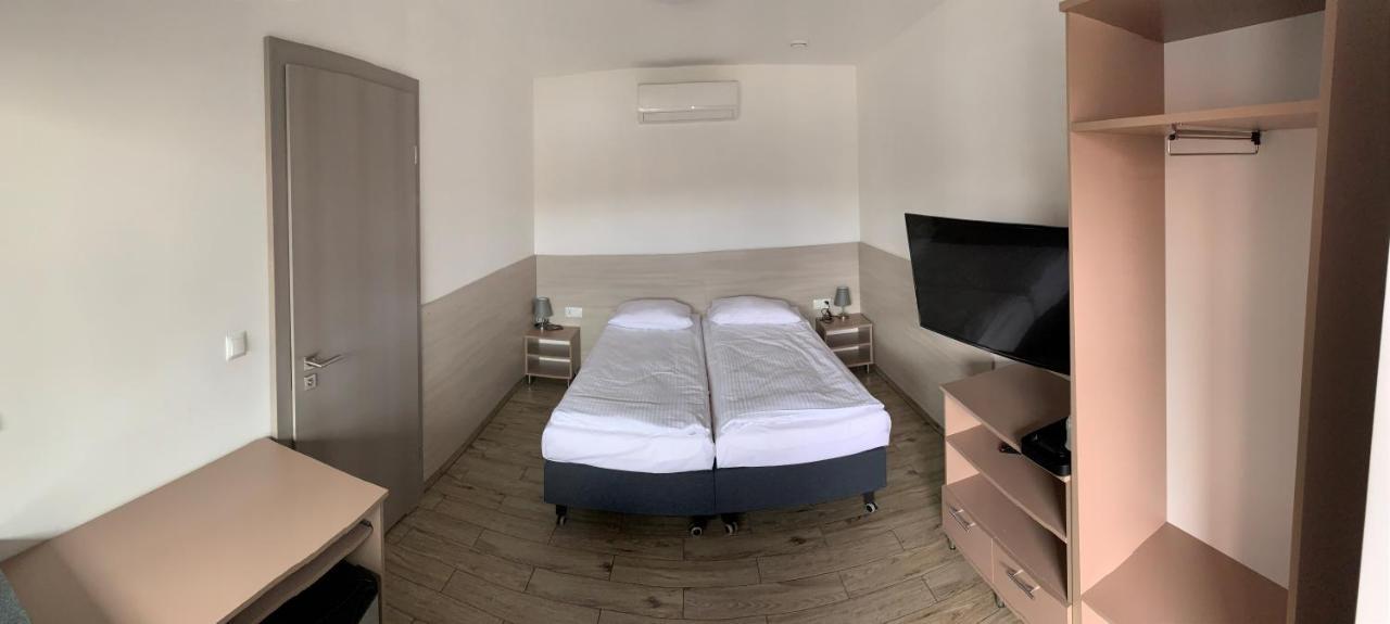 Ludowa Restauracja & Noclegi Kietrz Dış mekan fotoğraf